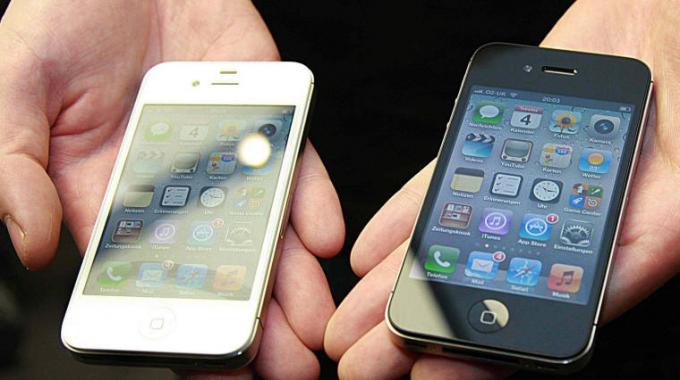 Furto di telefonini: tre donne rom e un romano incensurato denunciati per ricettazione