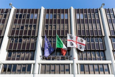La facciata del palazzo del Consiglio Regionale della Sardegna (oto S.Novellu)