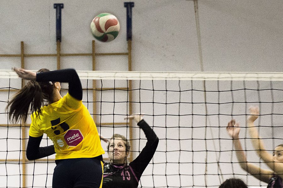 Pallavolo: le atlete della Libertas Mele supermercati con un gioco serrato conquistano una nuova vittoria contro la VBC Macomer