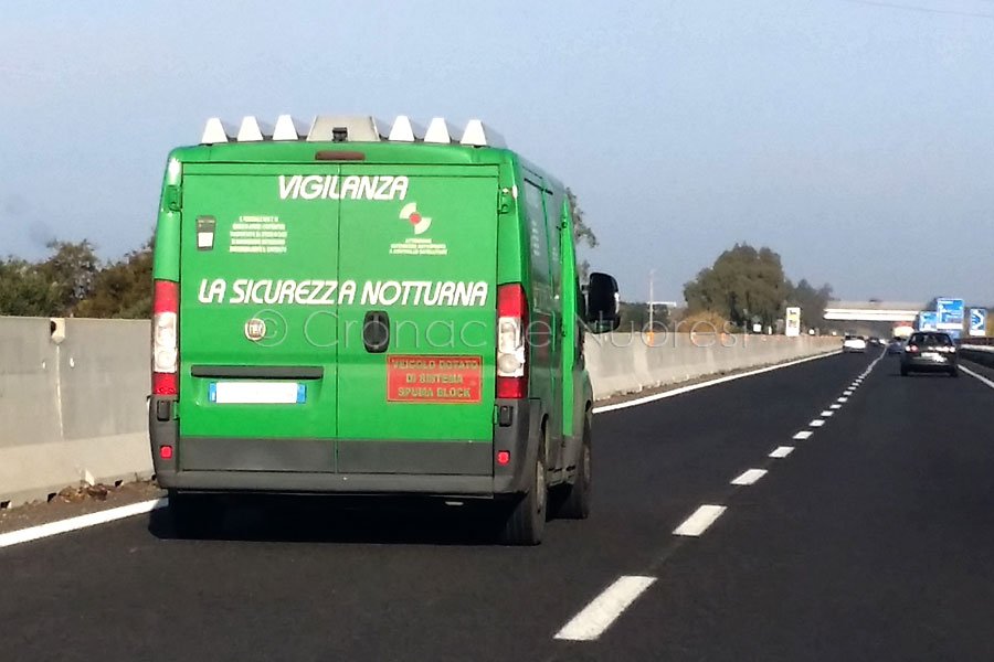 Assalto al portavalori tra Suni e Macomer: è caccia ai banditi