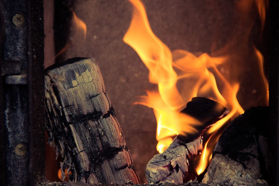 Bitti: morto in ospedale 91enne ustionato dopo la caduta nel caminetto