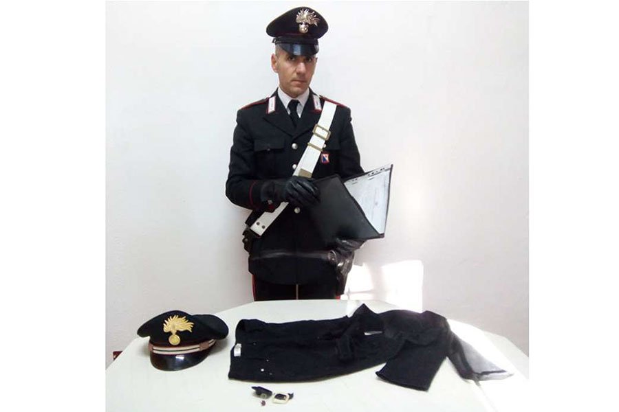 Rubano abbigliamento in un negozio: 5 denunciati