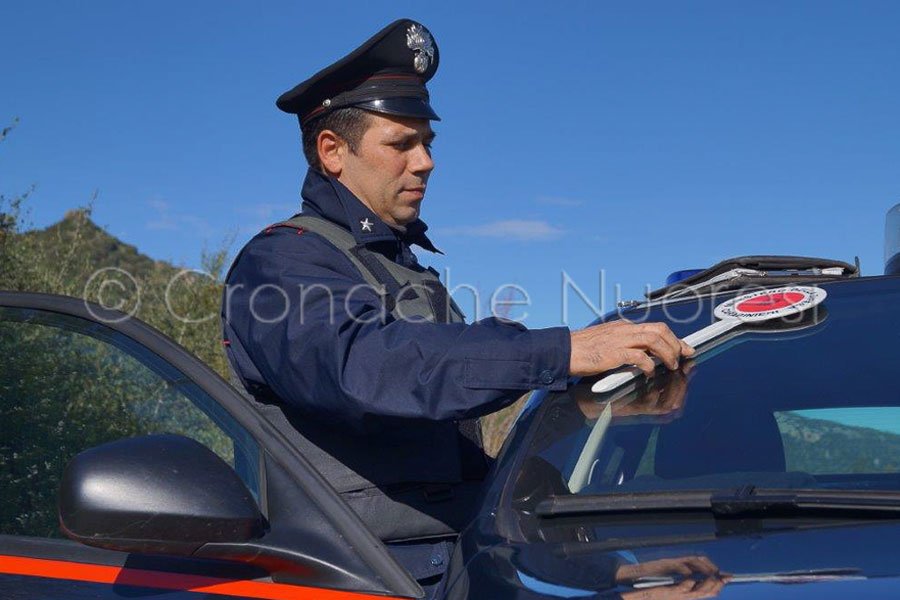 Fermato dai Carabinieri fornisce le generalità del proprio principale