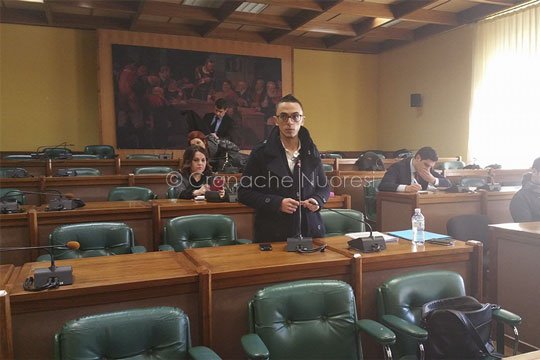 Dibattito consiliare: un esposto di Siotto sui procedimenti dei fondi all’Enpa mentre Saiu chiede lumi su migranti e Brigata Sassari alla Caserma di Pratosardo