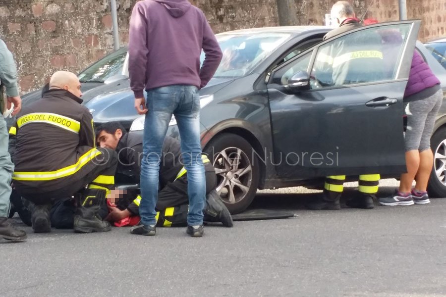 Nuoro: donna travolta da un’auto in via Pietro Mastino