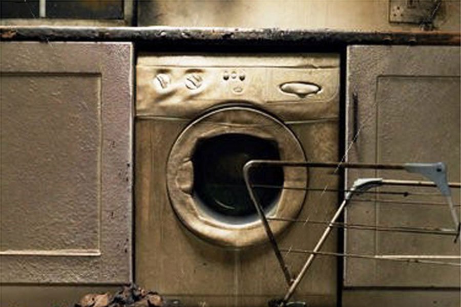 Nuoro. Va a fuoco la lavatrice e le fiamme si estendono all’appartamento