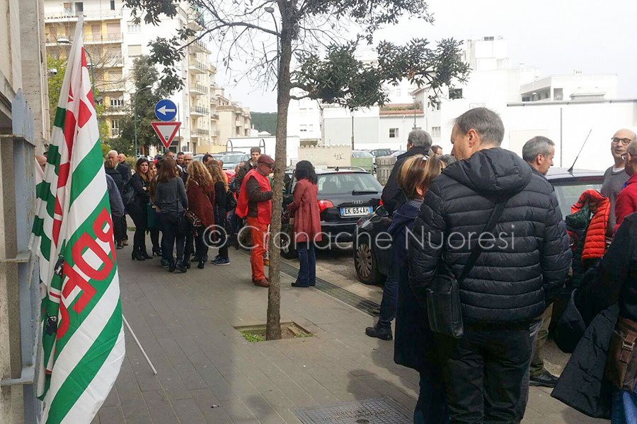 Ex Provincia: dopo il sit in  per i venti lavoratori precari arriva dalla Regione “un salvagente” da 115 mila euro