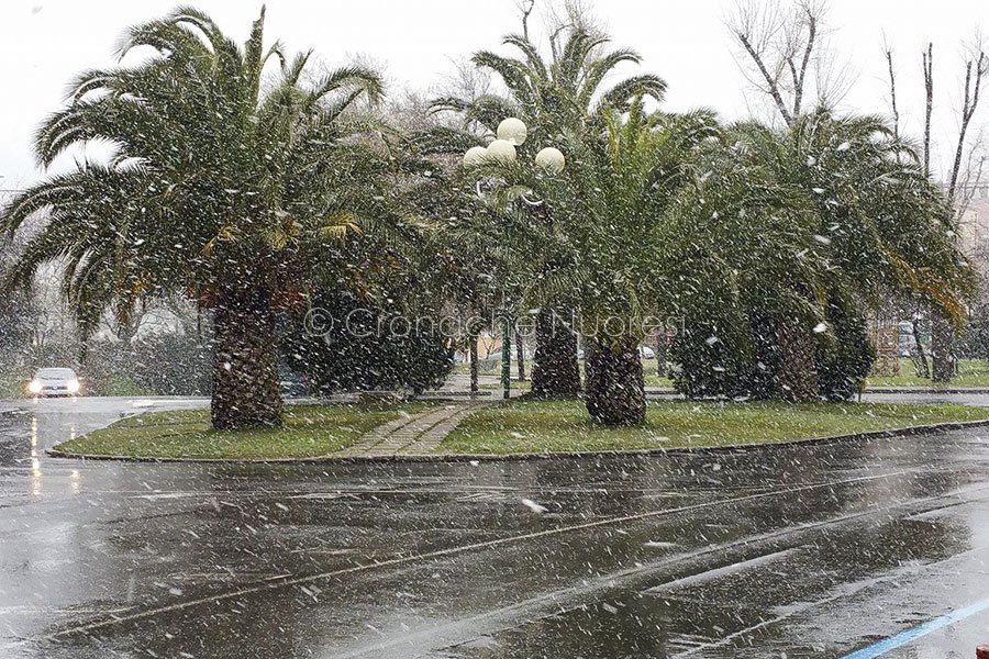 Maltempo:  freddo intenso in tutta l’Isola. Nuoro imbiancata e temperature fra zero e un grado