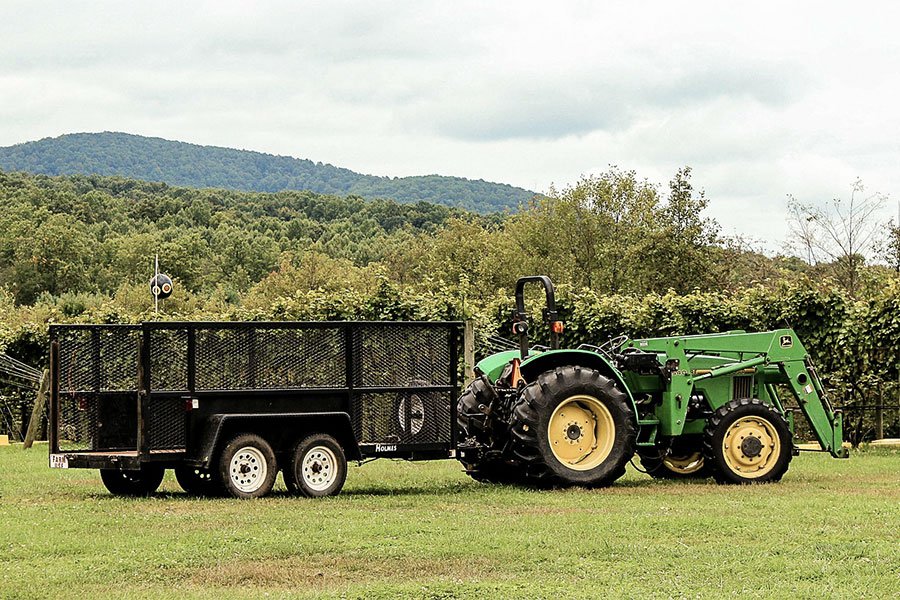 Riceve 1900 euro per un rimorchio agricolo ma sparisce senza consegnare: denunciato