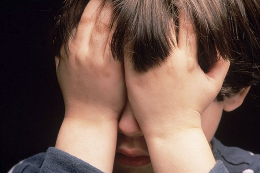 Abusava di minori mentre la compagna riprendeva il tutto: arrestato un 48enne a Santadi