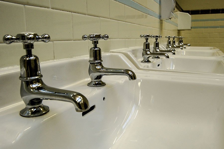 Tariffe dell’acqua in aumento, nel 2015 la bolletta media per  famiglia è stata di 376 euro