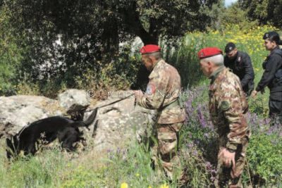 Un momento dei controlli antidroga