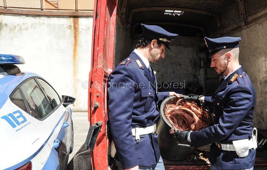Due rumeni “beccati” con una tonnellata di rame e denunciati