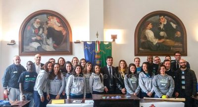 Squadra e dirigenti della Nuoro Softball