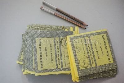 Le schede elettorali per il Referendum (foto S.Novellu)