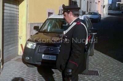 Sagama, i Carabinieri davanti al negozio dove è avvenuto il furto