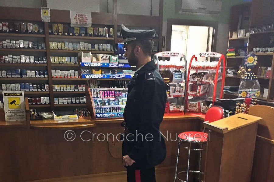 Tentata rapina in tabaccheria: arrestato pluripregiudicato 35enne