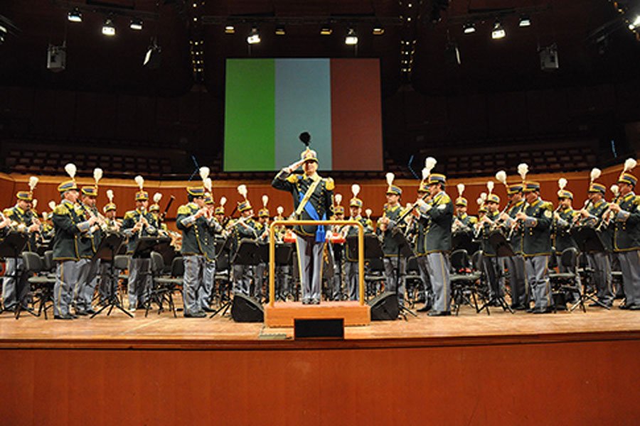 Guardia di Finanza: concorso, per titoli ed esami,  per un posto di ufficiale maestro vice direttore della Banda musicale