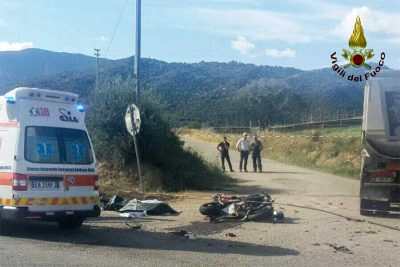 La scena dopo l'incidente mortale sulla Statale 25