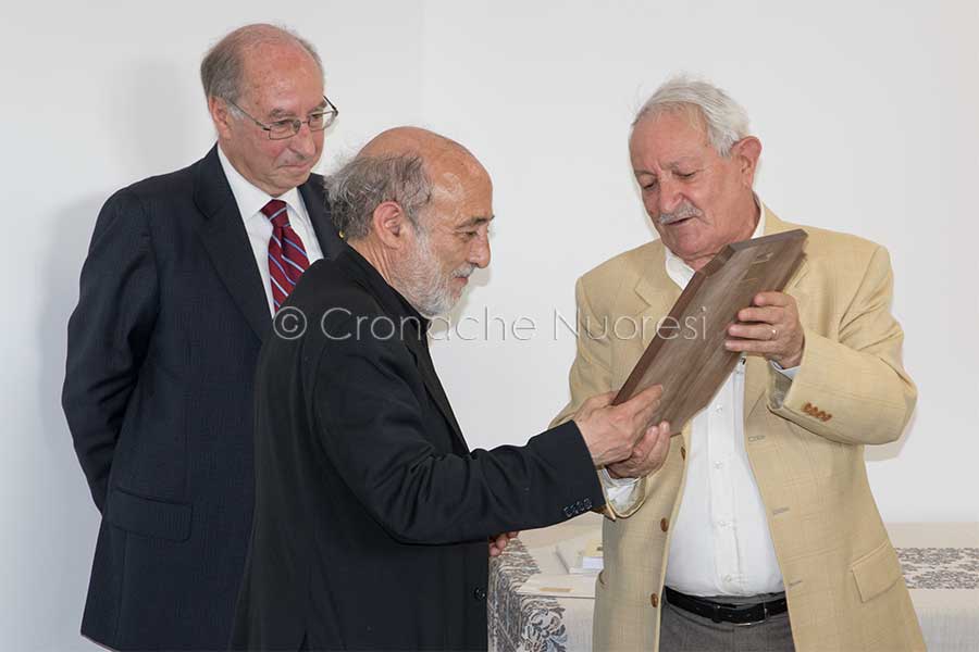 Nuoro. Il Lions Club Host conferisce il Melvin Jones Fellow a Don Mariani per l’impegno profuso nel sociale