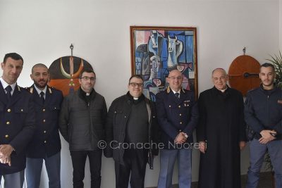 Il vescovo in visita al Commissariato di Orgosolo