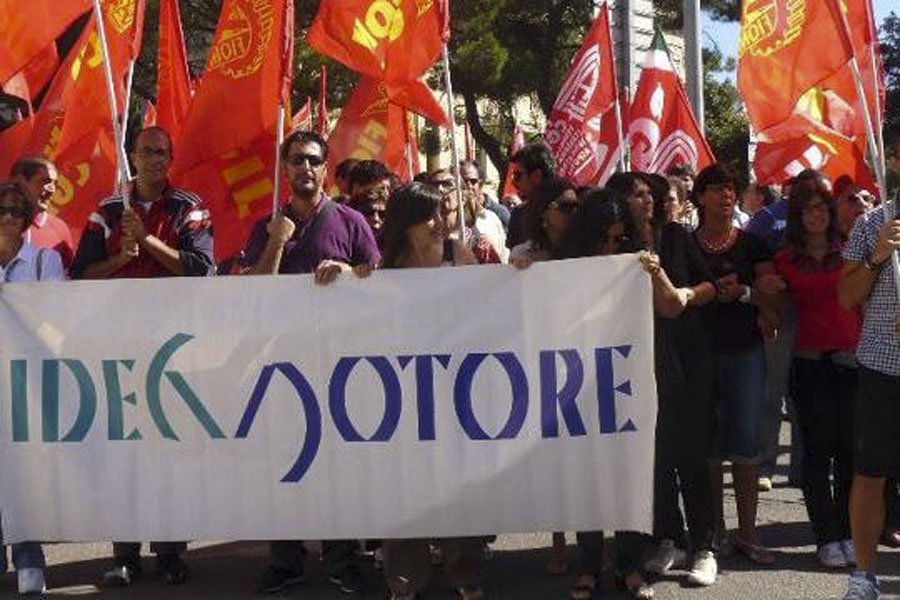 Idea Motore. Una società piemontese si aggiudica all’asta il capannone per 600mila euro: si riaccende la speranza nei lavoratori