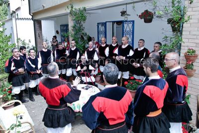 Il Coro Canarjos si esibisce al Monte Ortobene (foto S.Novellu)