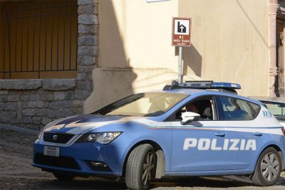 Una volante della Polizia