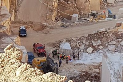 Orosei. I soccorsi al giovane precipitato nel vuoto nella cava (foto Cronache Nuoresi)