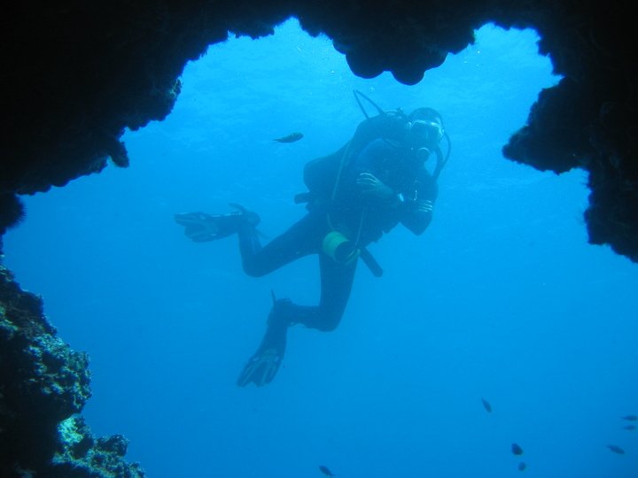 Tragedia del mare a Bosa: pescatore di corallo 74enne muore durante un’immersione