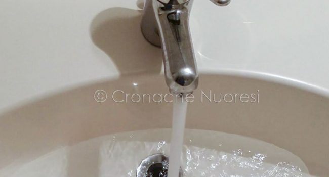 Acqua dai rubinetti di Nuoro (foto S.Novellu)