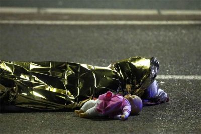 Un'immagine dell'attentato di Nizza