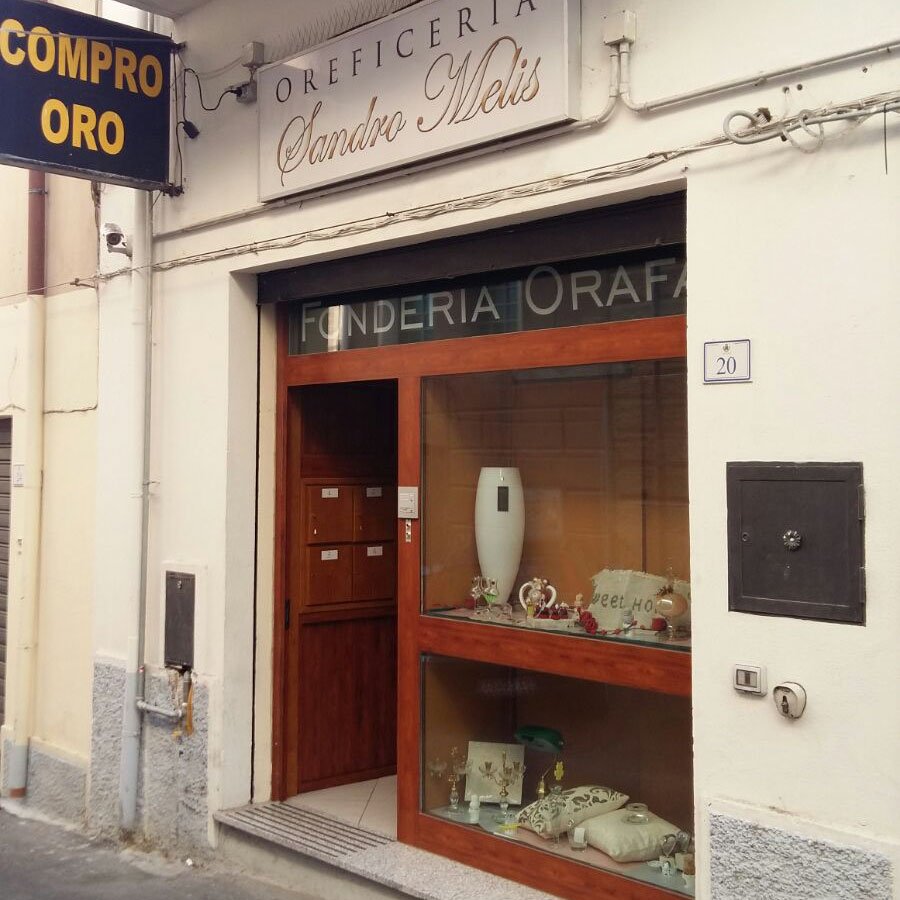 Licenza sospesa al Compro Oro: «Io sbattuto in prima pagina come un favoreggiatore di topi d’appartamento »