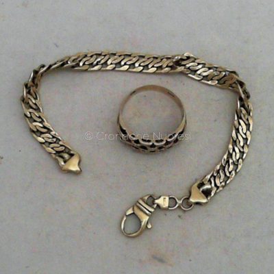 Alcuni dei gioielli rivenduti al Compro oro