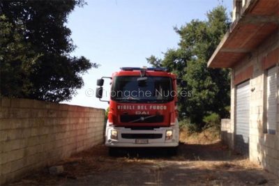 Sarule, il fuoco minaccia le Case (foto Angius)