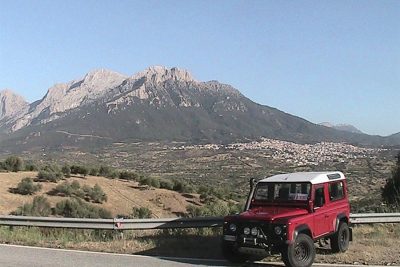 Una jeep usata dai cacciatori nell'attività di prevenzione