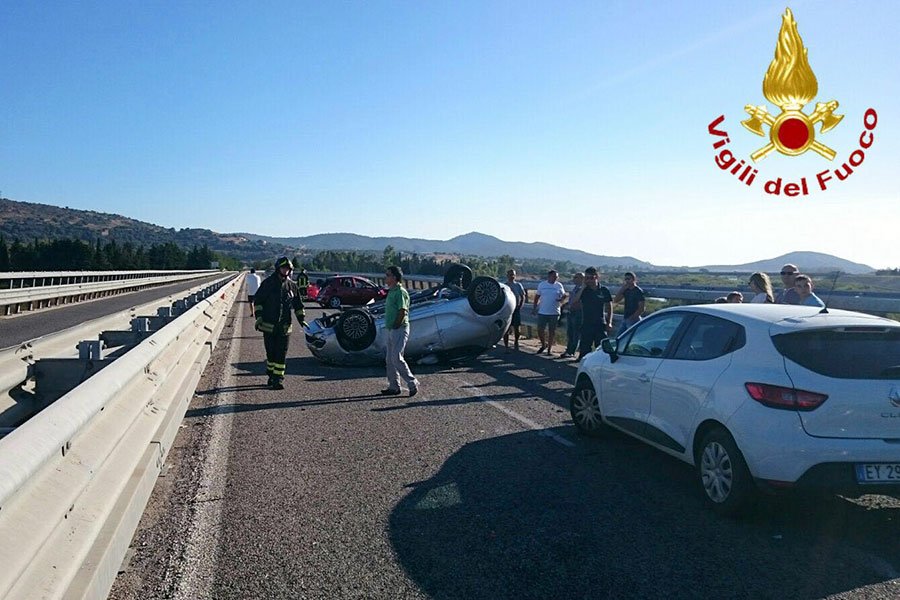 Tamponamento tra auto: coinvolta una famiglia di turisti con due bambini