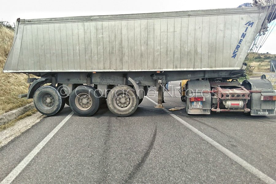 Tragedia evitata per un pelo al bivio di Macomer per un mancato rispetto della precedenza