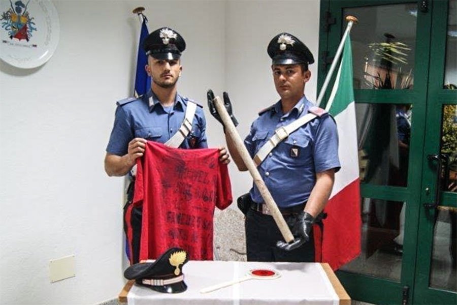 Rimane a terra, pestato a bastonate durante una rissa furibonda: fermato l’aggressore