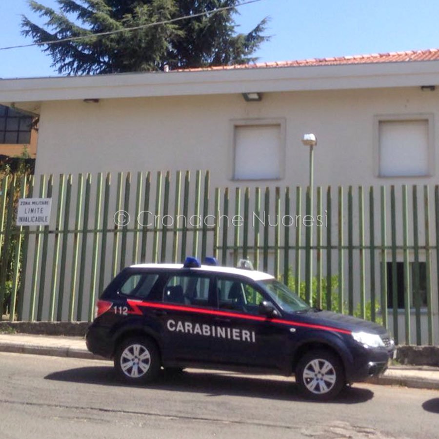 Sarule. 80enne smonta i guard rail all’ingresso del paese: “impediva l’accesso al mio terreno”