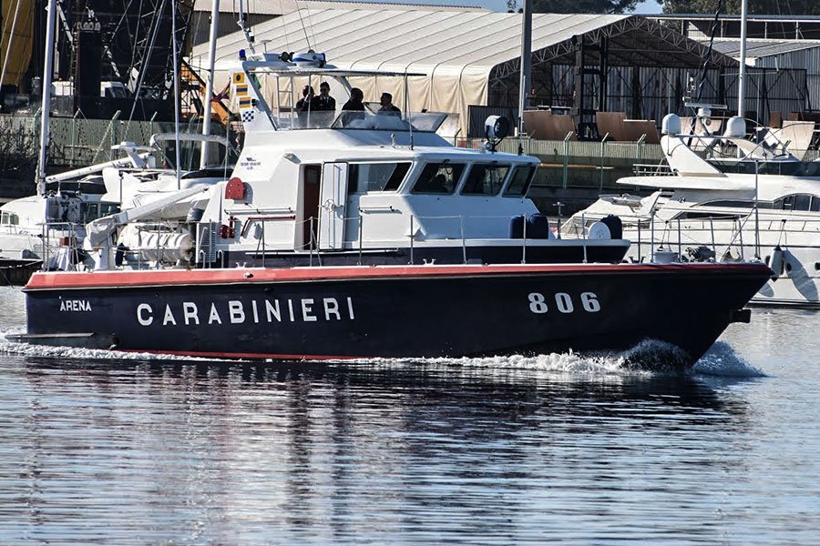 Imbarcazione a vela in avaria salvata dai Carabinieri a Santa Maria Navarrese