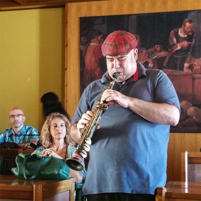 Gavino Murgia omaggia Tony Servillo (foto S.Meloni)