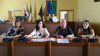 l'assessore Maria Boi, Giovanna Zedde, Paolo Fadda e Viviana Brau (foto Cronache Nuoresi)