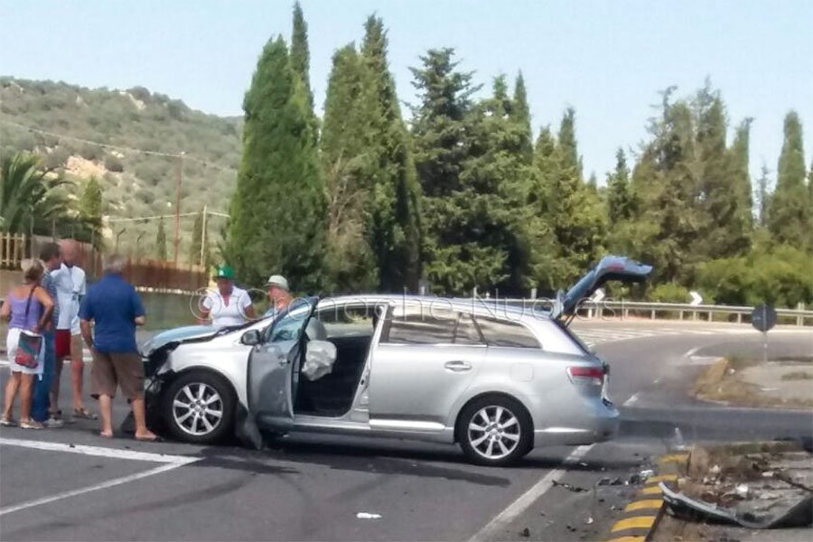 Forse una mancata precedenza all’origine dello schianto tra due auto