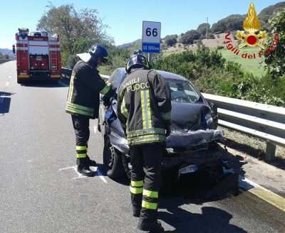 L'auto della donna dopo incidente