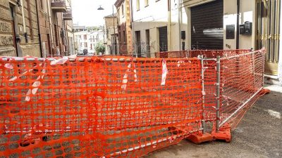 La via Carducci interdetta al traffico