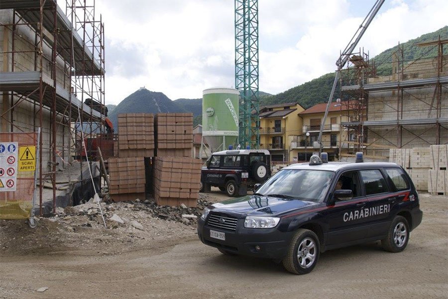 Blitz dei Carabinieri nei cantieri edili con multe fino a diecimila euro