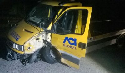 Il carro attrezzi dopo l'incidente