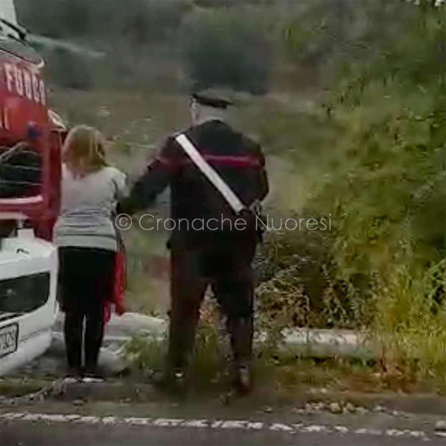 Nuoro. Auto perde aderenza e si ribalta alle porte della città
