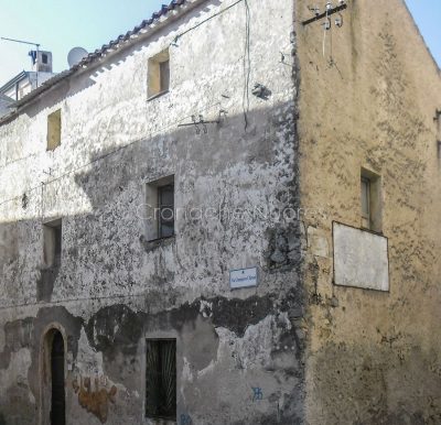 Il Palazzo Martoni, vecchia sede del Comune di Nuoro, in cui avvennero i Moti 